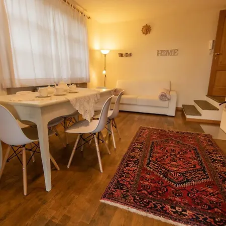 La Casa In Collina Apartamento Alba (Piedmont)