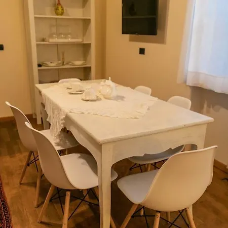 La Casa In Collina 아파트 *